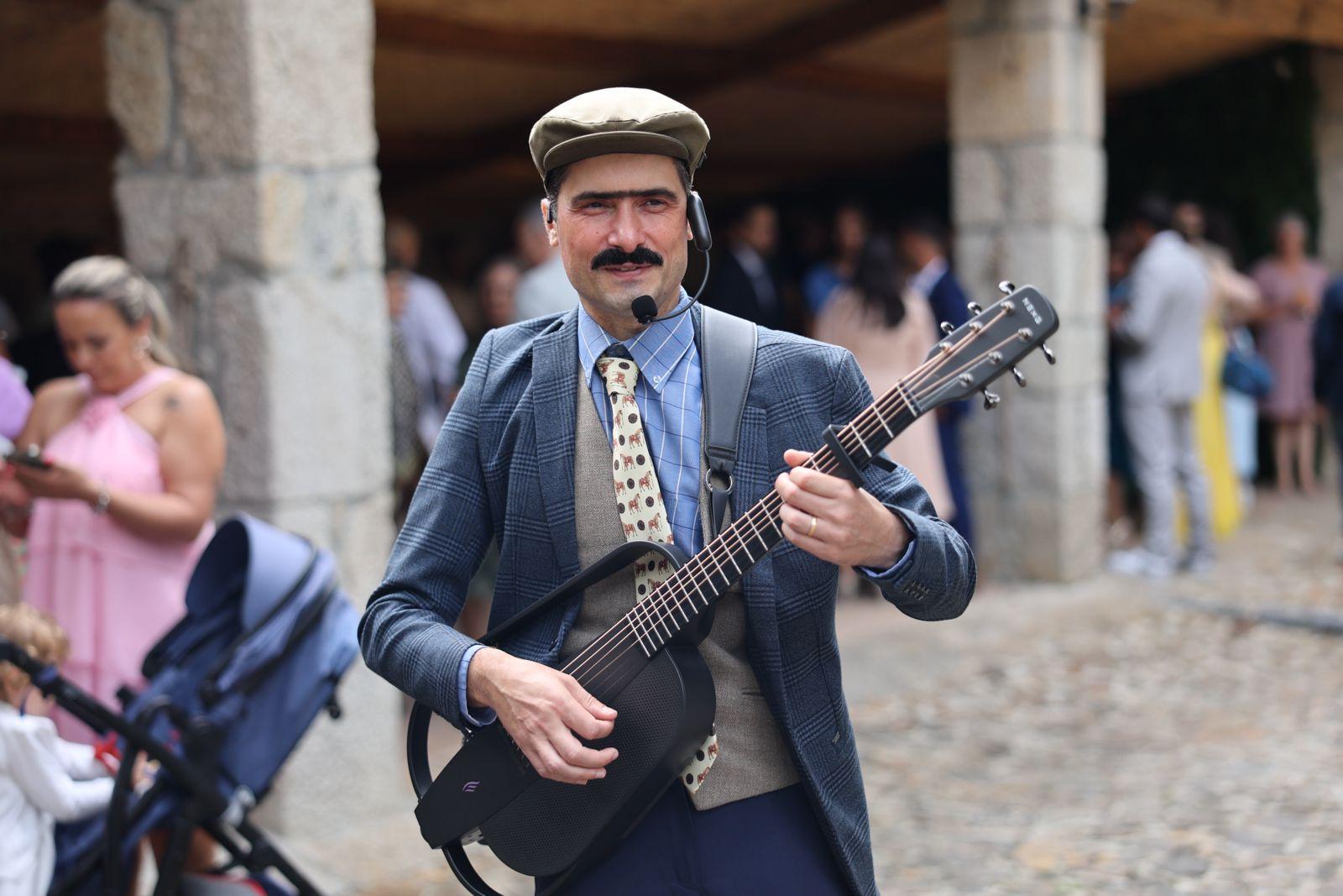Zé Laustíbia — Party Entertainer — 2