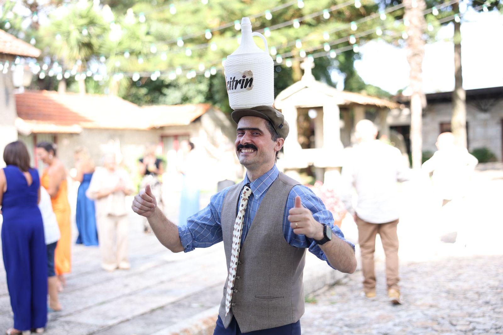 Zé Laustíbia — Party Entertainer — 8