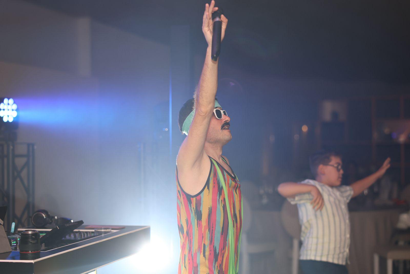Zé Laustíbia — Party Entertainer — 1