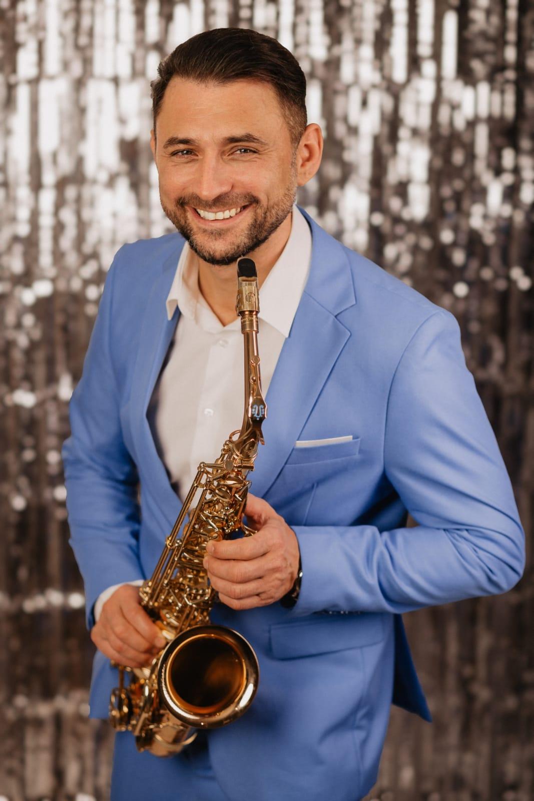 Sergej Omelnickij – DJ & Live Saxophon — 2