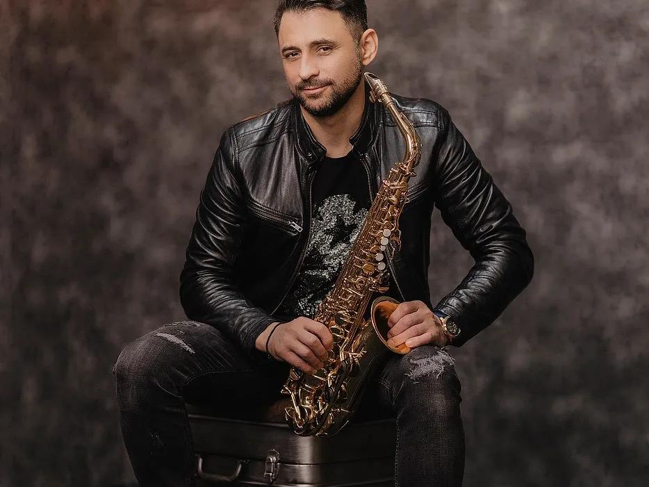 Sergej Omelnickij – DJ & Live Saxophon — 5