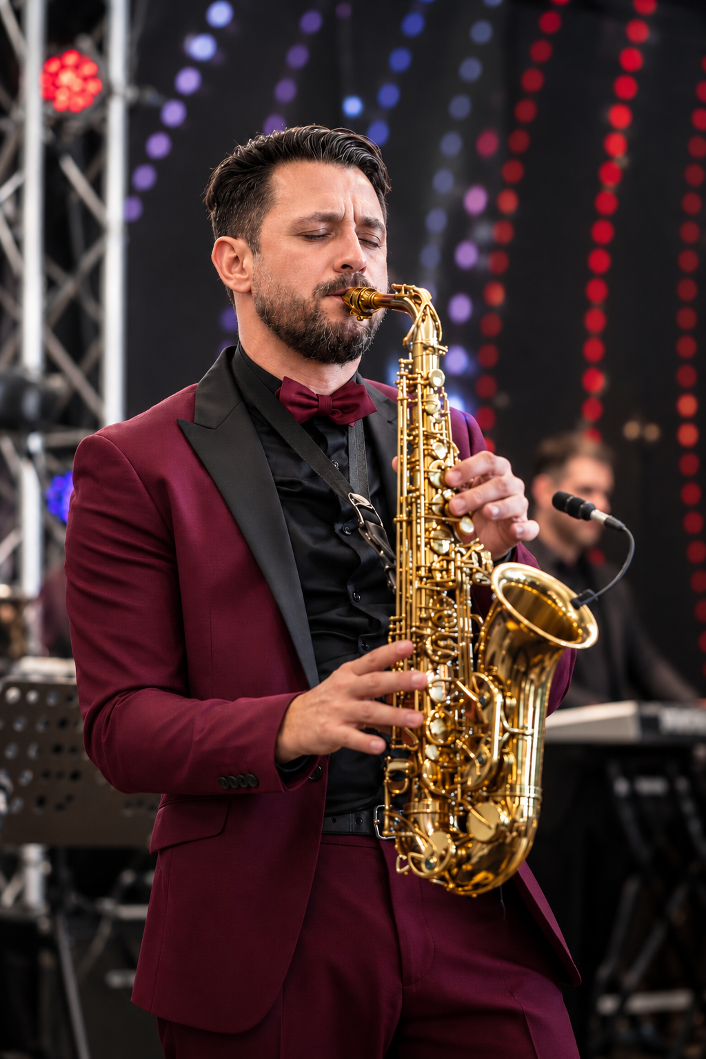 Sergej Omelnickij – DJ & Live Saxophon — 1