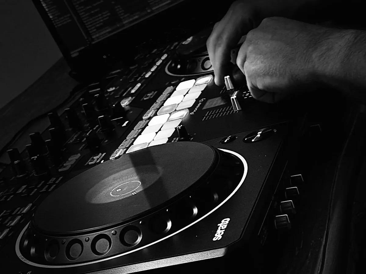 DJ BASS I — 3