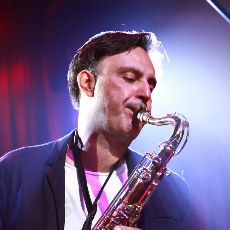 Fábio Sax Schlosser - Saxofonista — 1