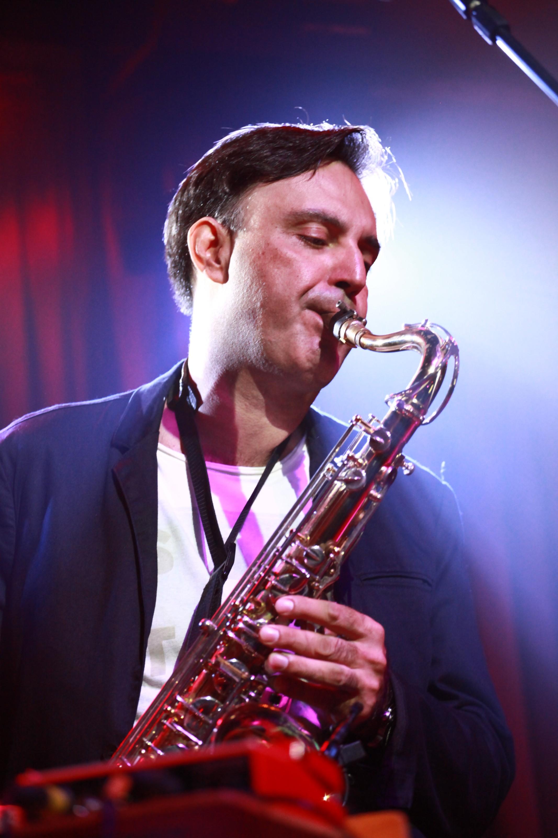 Fábio Sax Schlosser - Saxofonista — 1